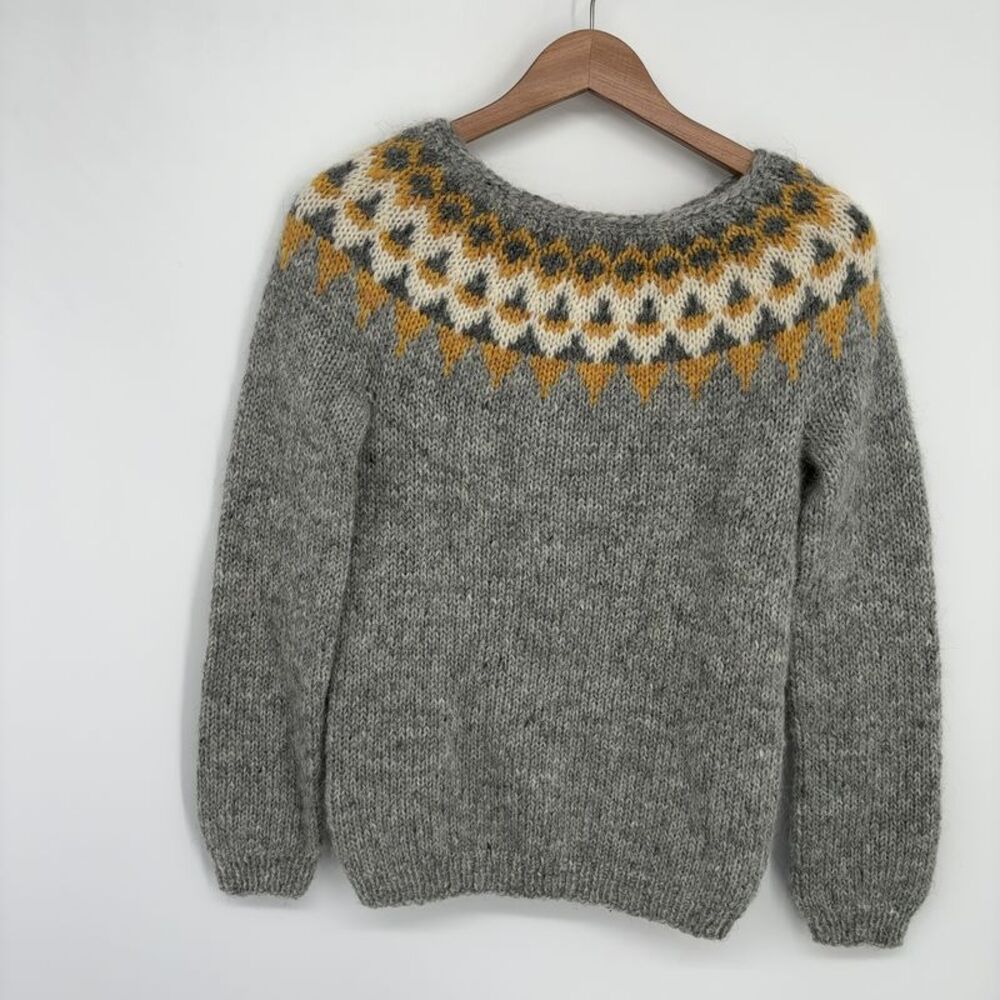 Handknitting Association of Iceland Gray Wool Sweater